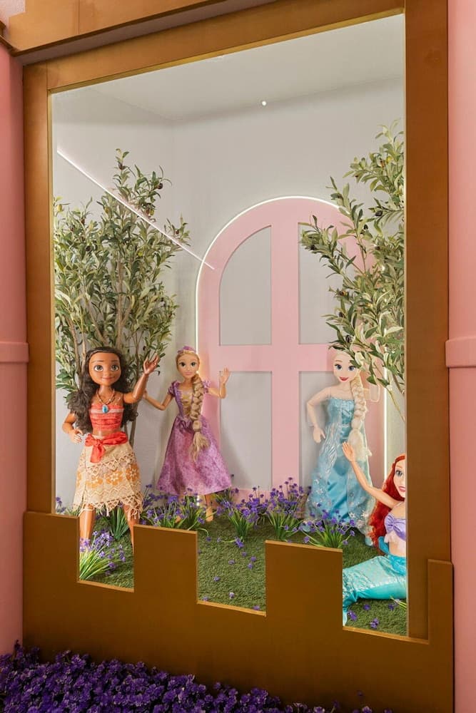 Windsor Grand Escape - Image 54