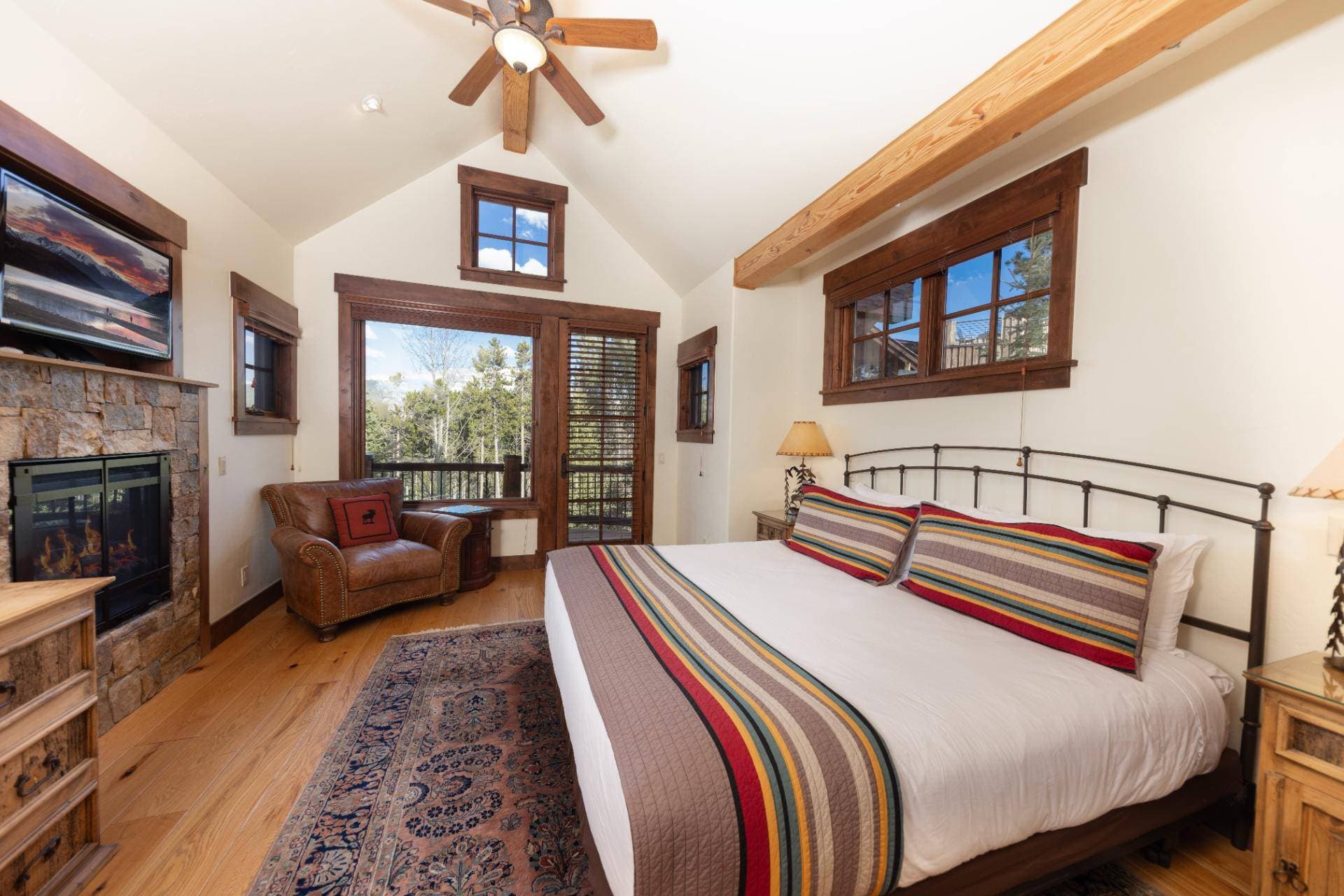 Fox Paw Lodge - Image 10