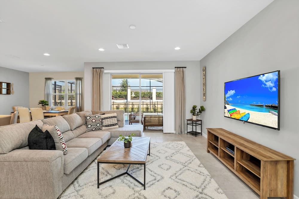 Zurich Villa - Image 1