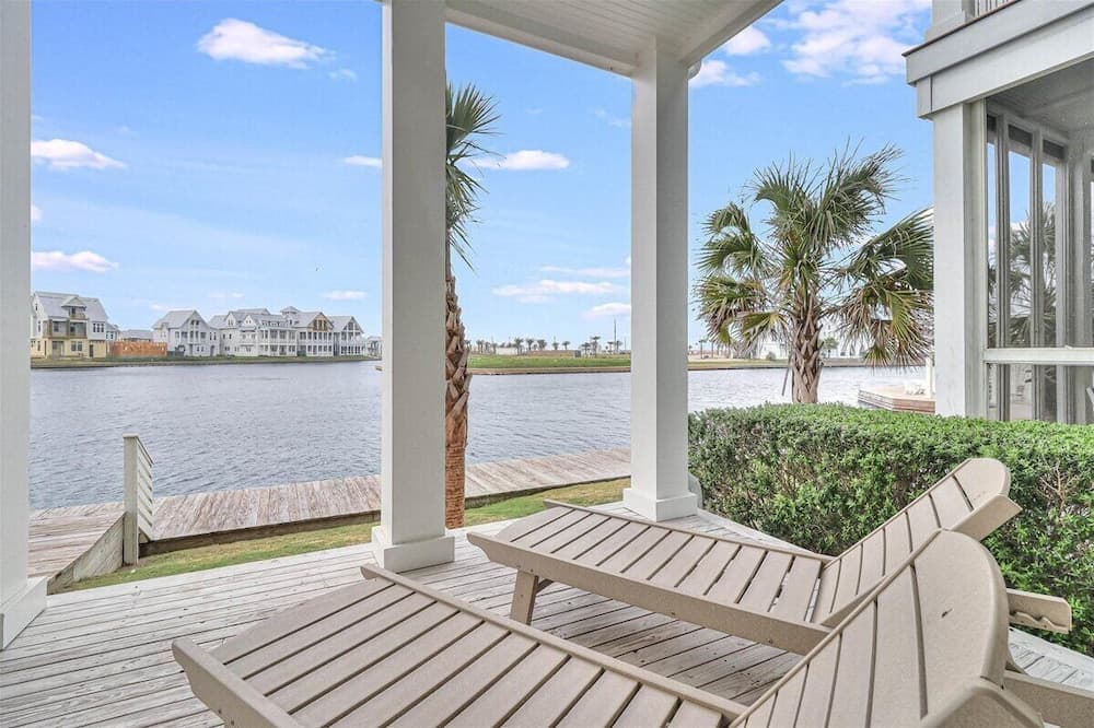 Isle Be Back #238 - Image 2