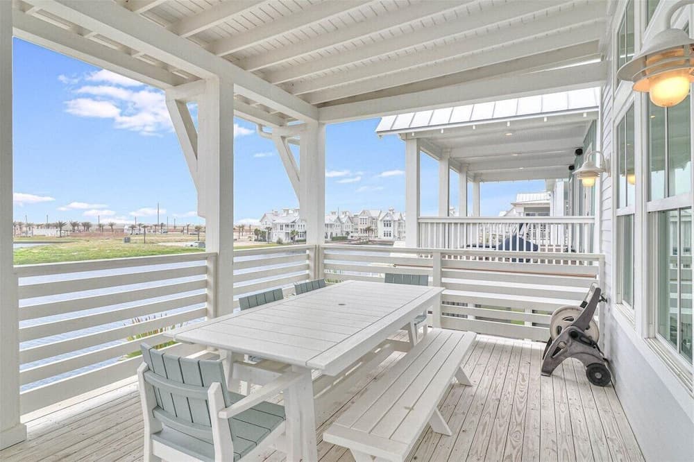 Isle Be Back #238 - Image 37