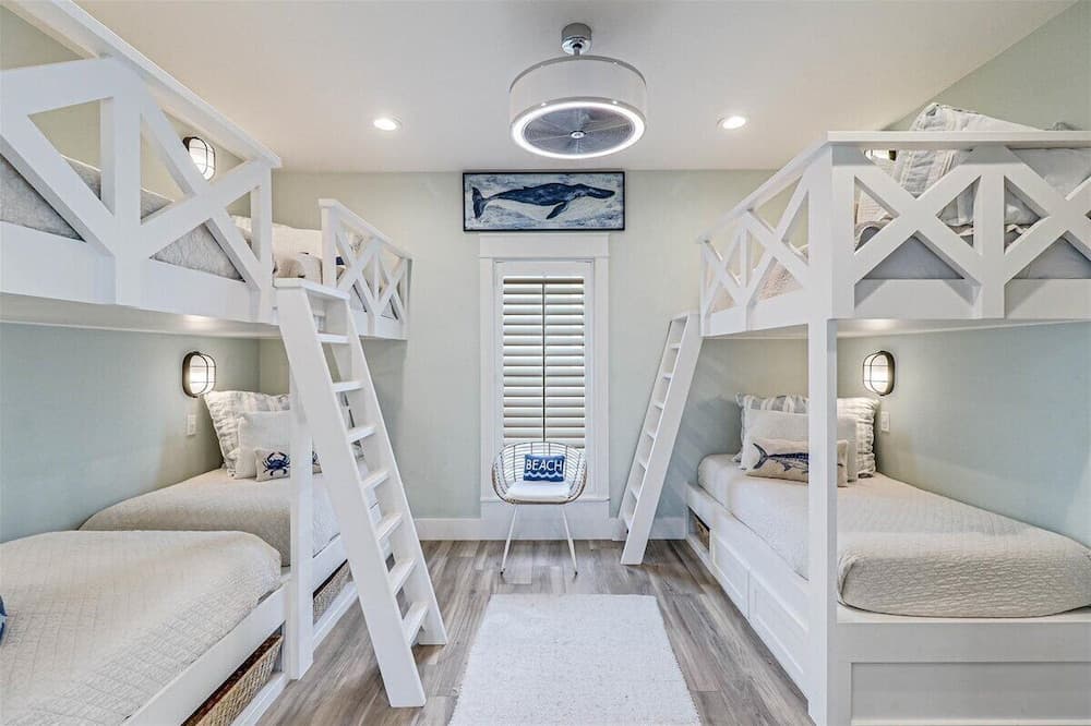 Isle Be Back #238 - Image 21