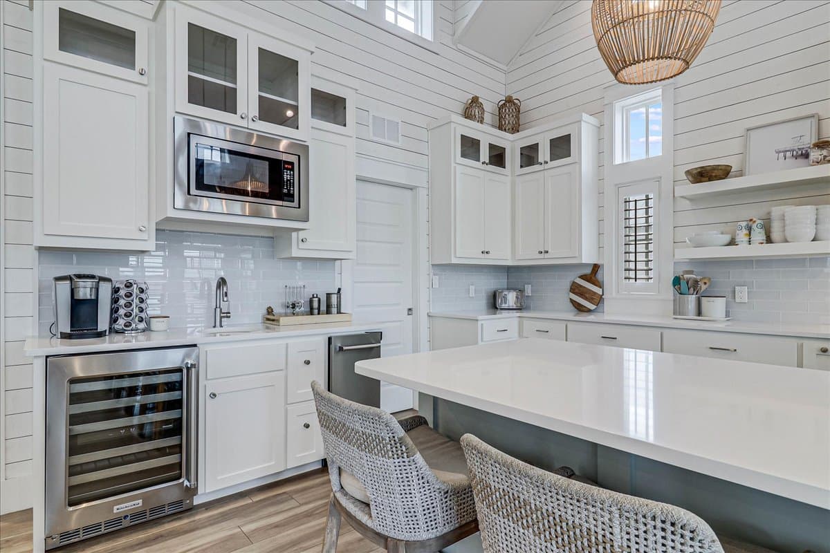 Isle Be Back - Image 8