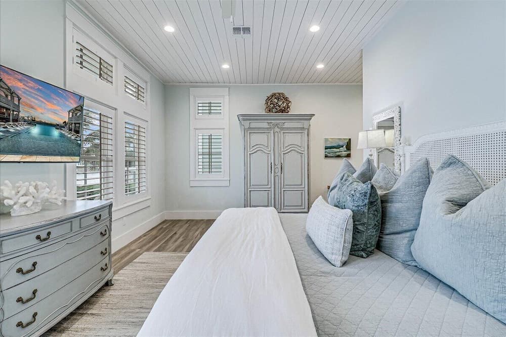 Isle Be Back #238 - Image 29