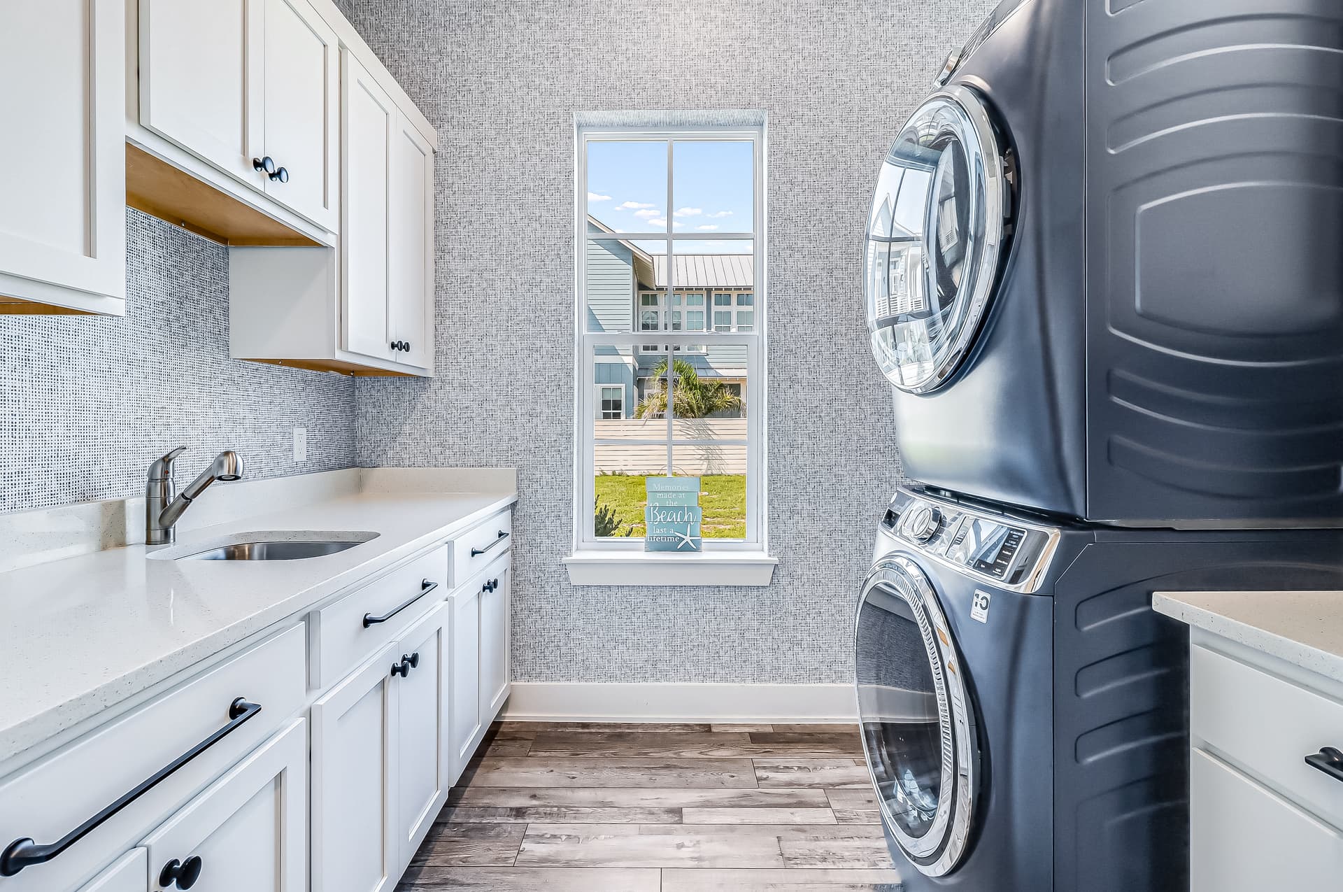 Sunset House - Image 33