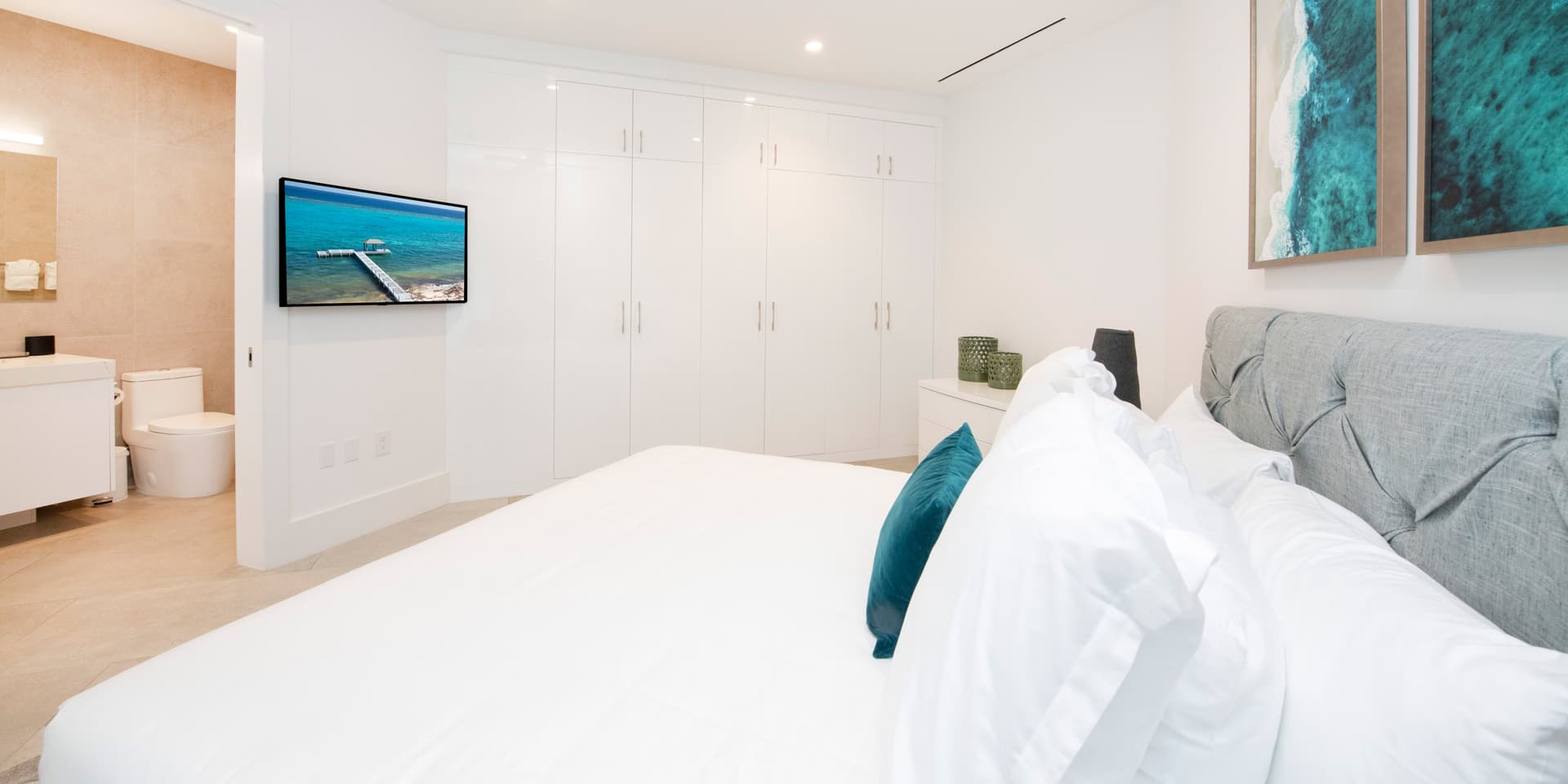 Azure Horizon Retreat - Image 21