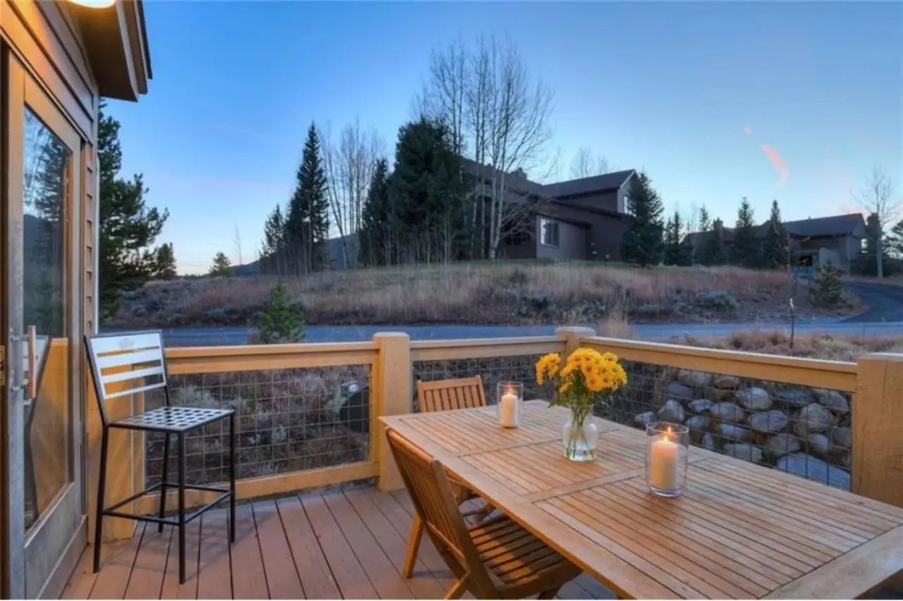 Powder and Par - Image 3