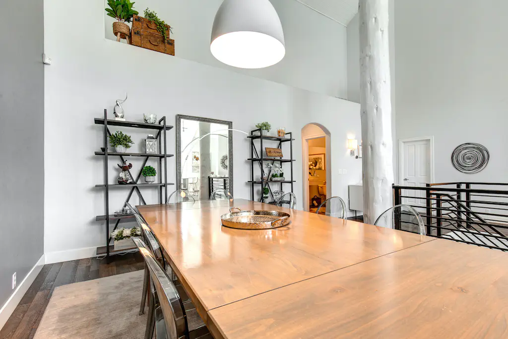 Glamorous Gallivan Place - Image 3