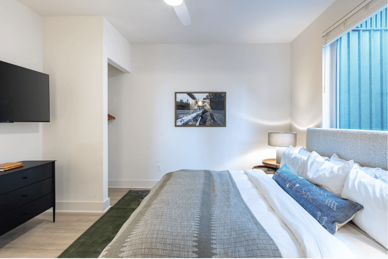 Broadway Residence - Image 11