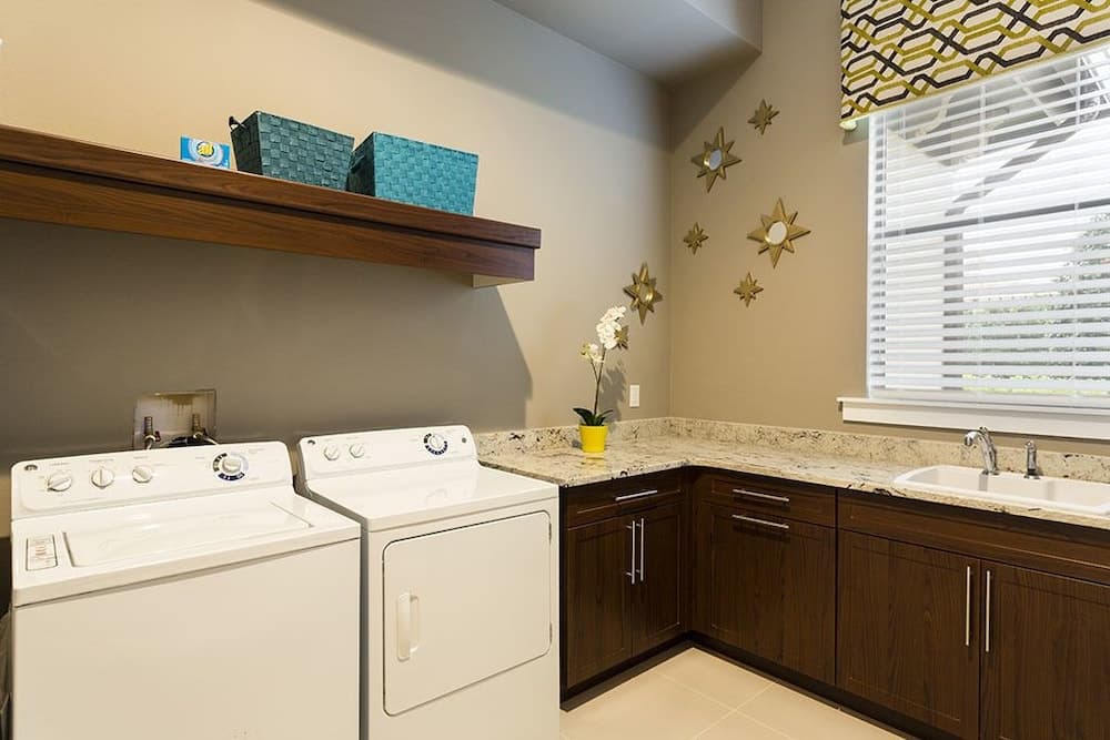 Reunion Resort Je58859 - Image 15