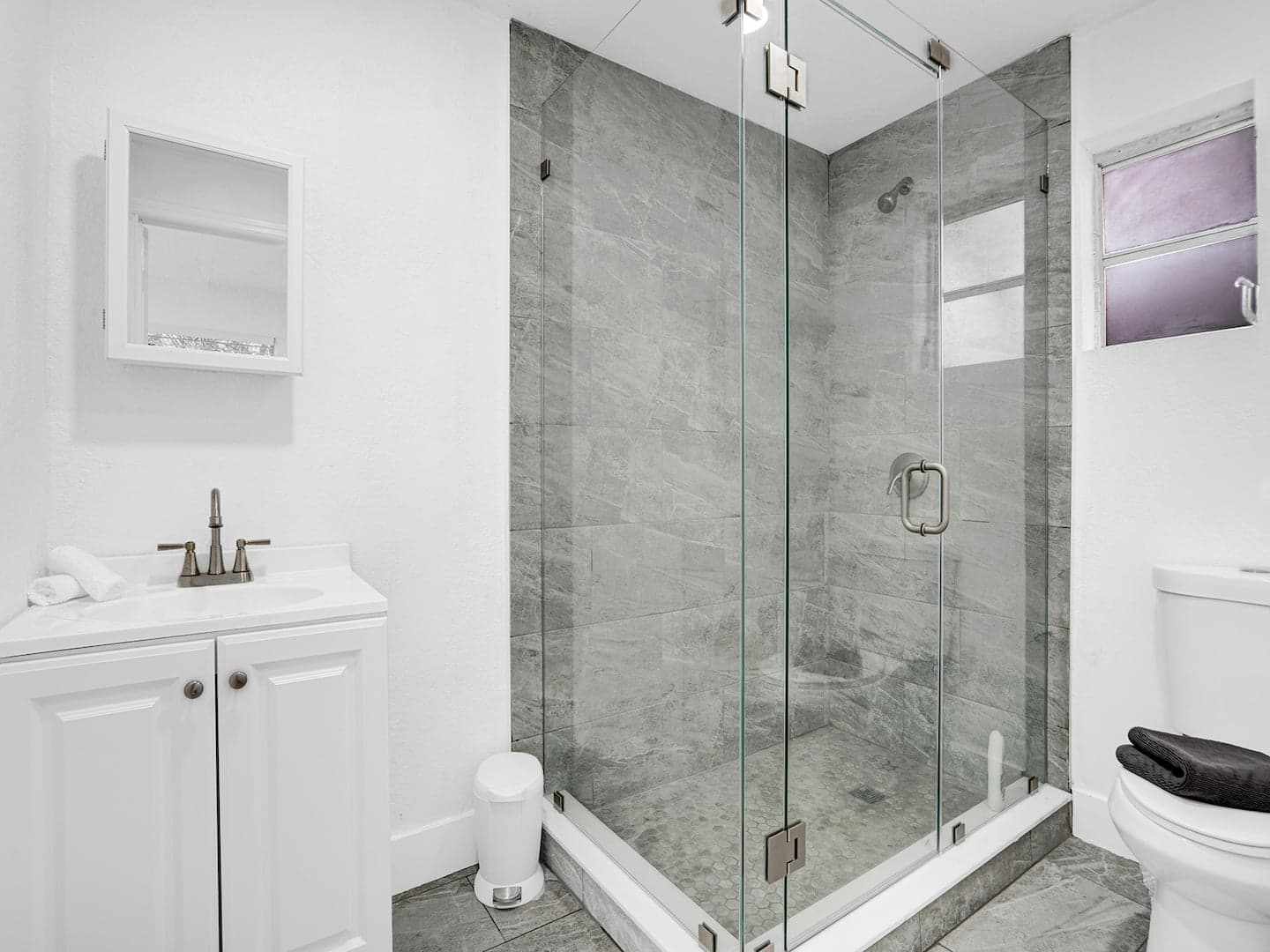 Bungalow House - Image 25