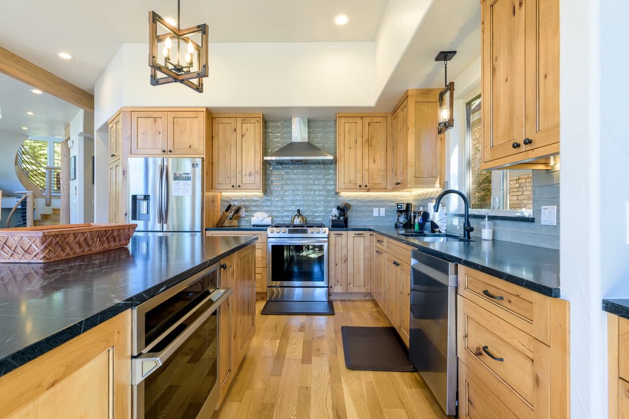 Aspenglow Chalet Above Downtown - Image 7