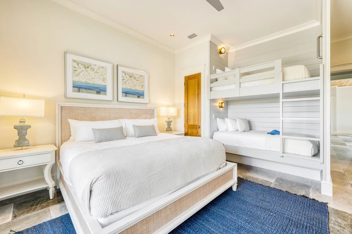 Monarch Manor - Image 23