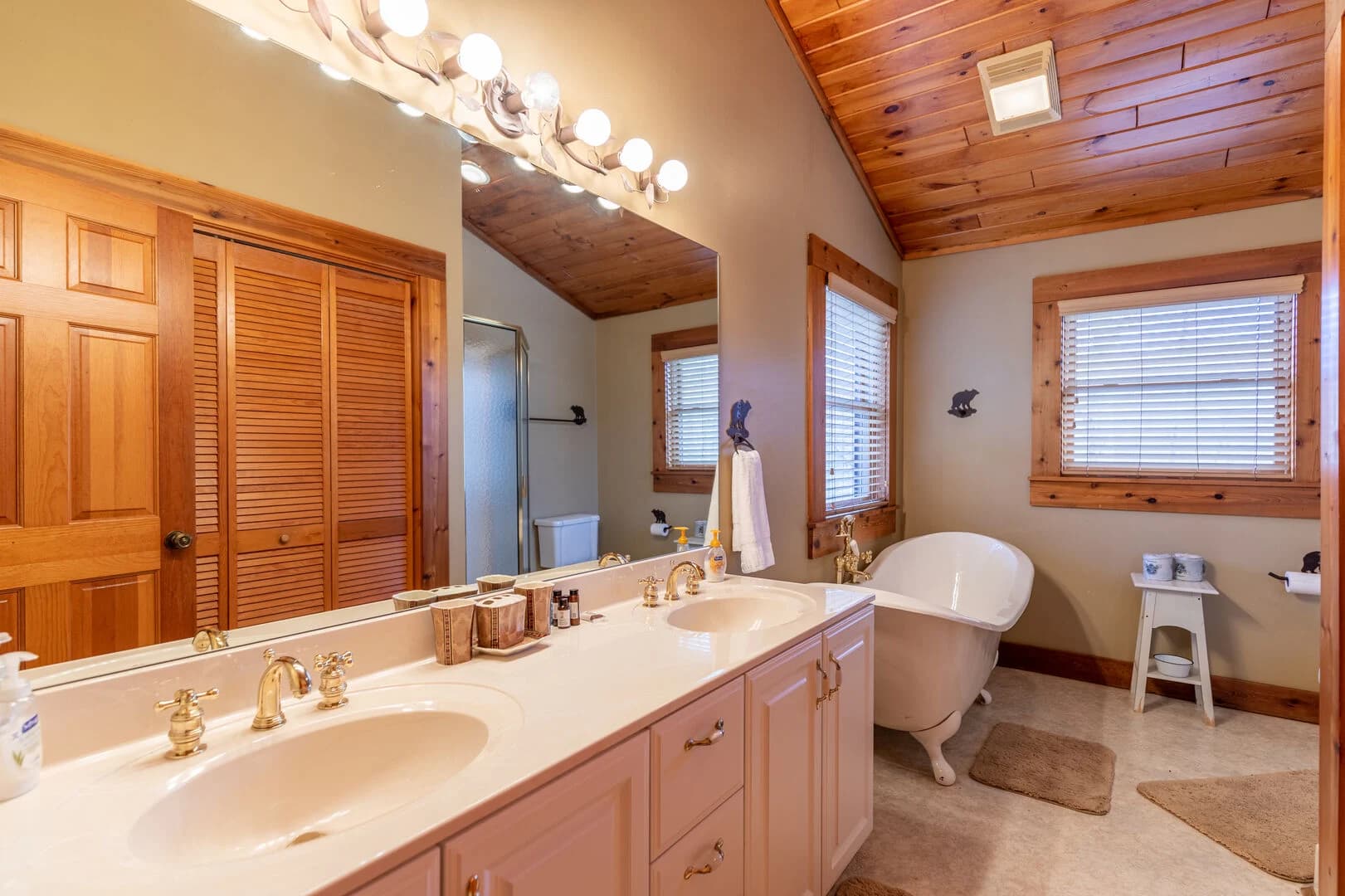 Ambleside Lodge - Image 14