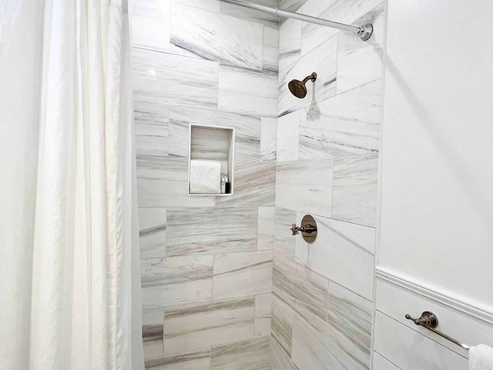 Toes in the Water Home - Image 13