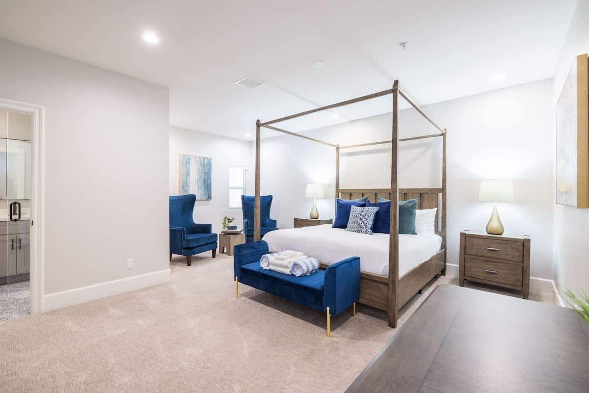 Estate on Shea - Image 33