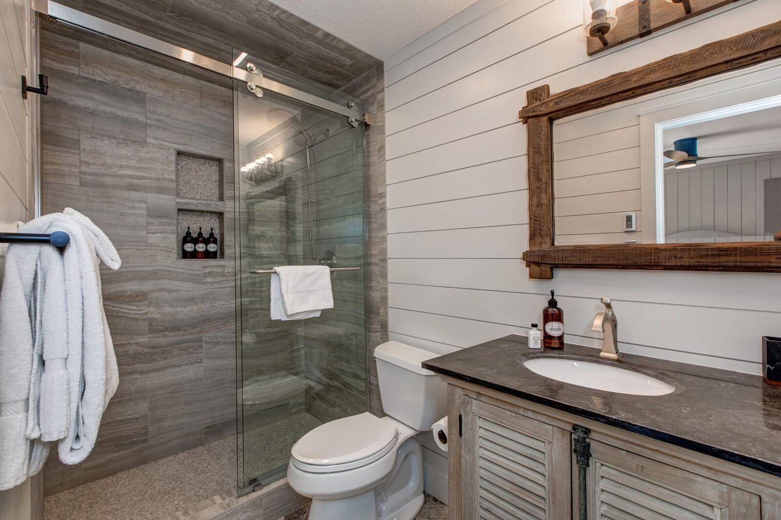 Teewinot Home - Image 25