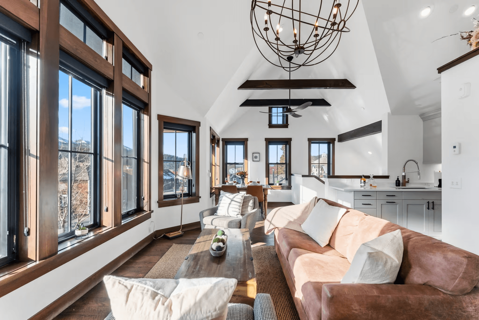 Aurum Condo - Image 1