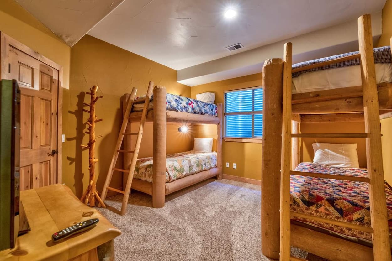 Aspenglow Chalet Above Downtown - Image 22