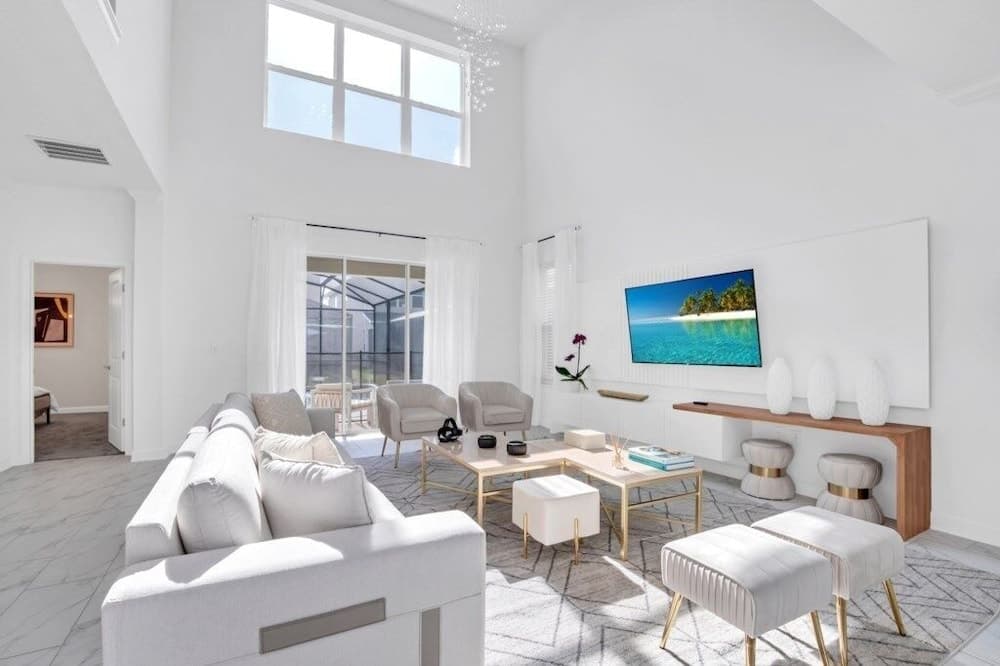 Petition Villa - Image 1