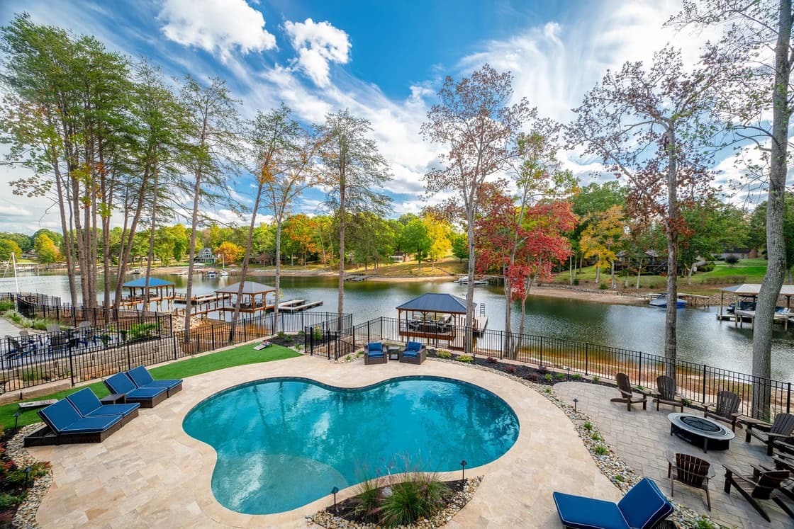 Black Bear Lodge - Image 2