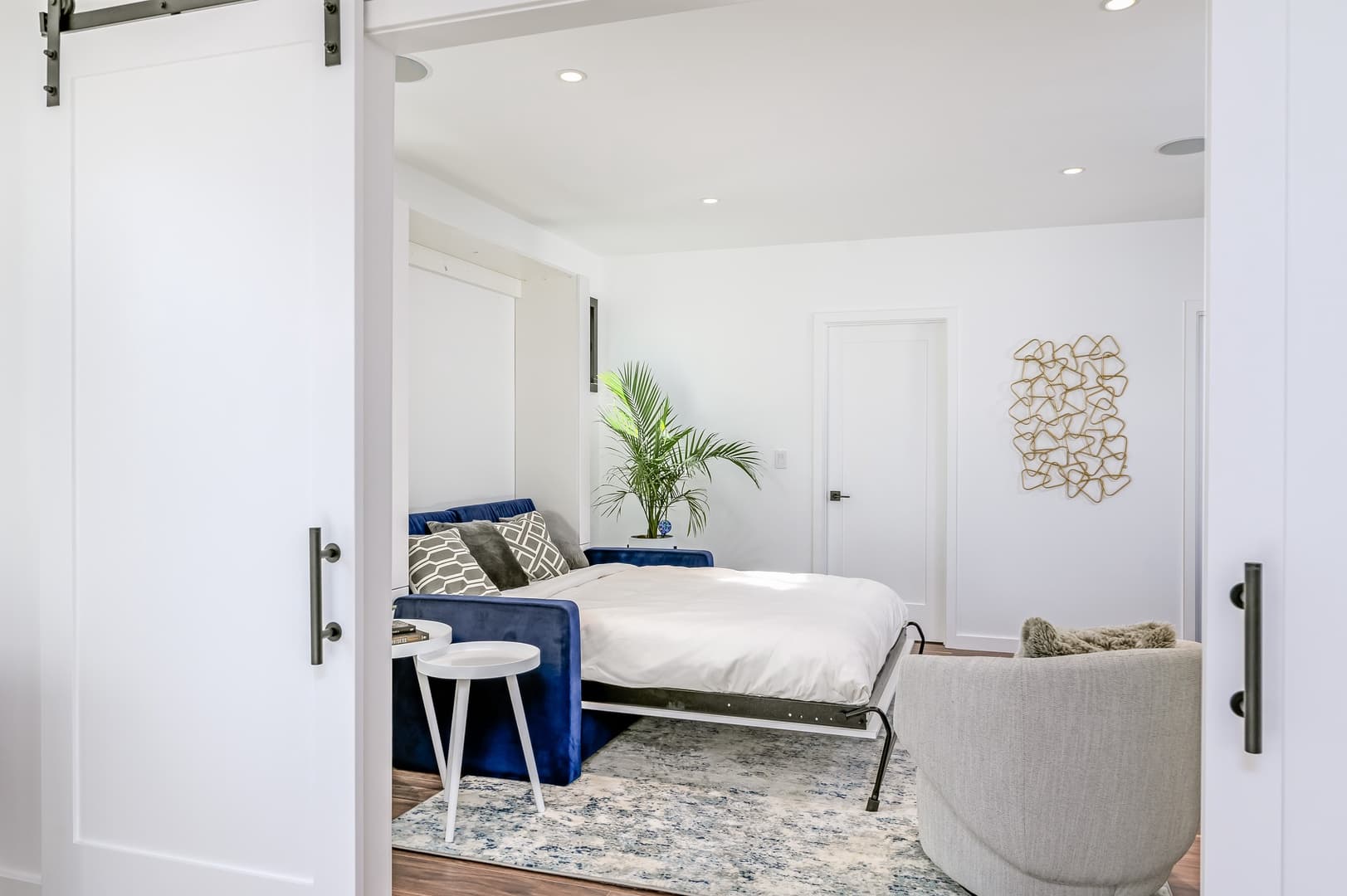 Eastward Casa Blanca Home - Image 24