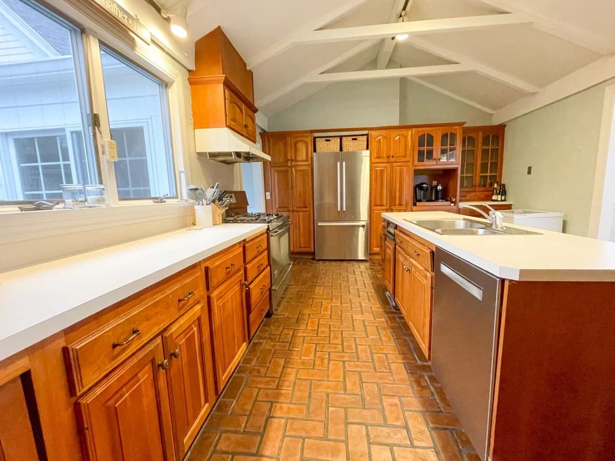 Queen's Landing - Image 10