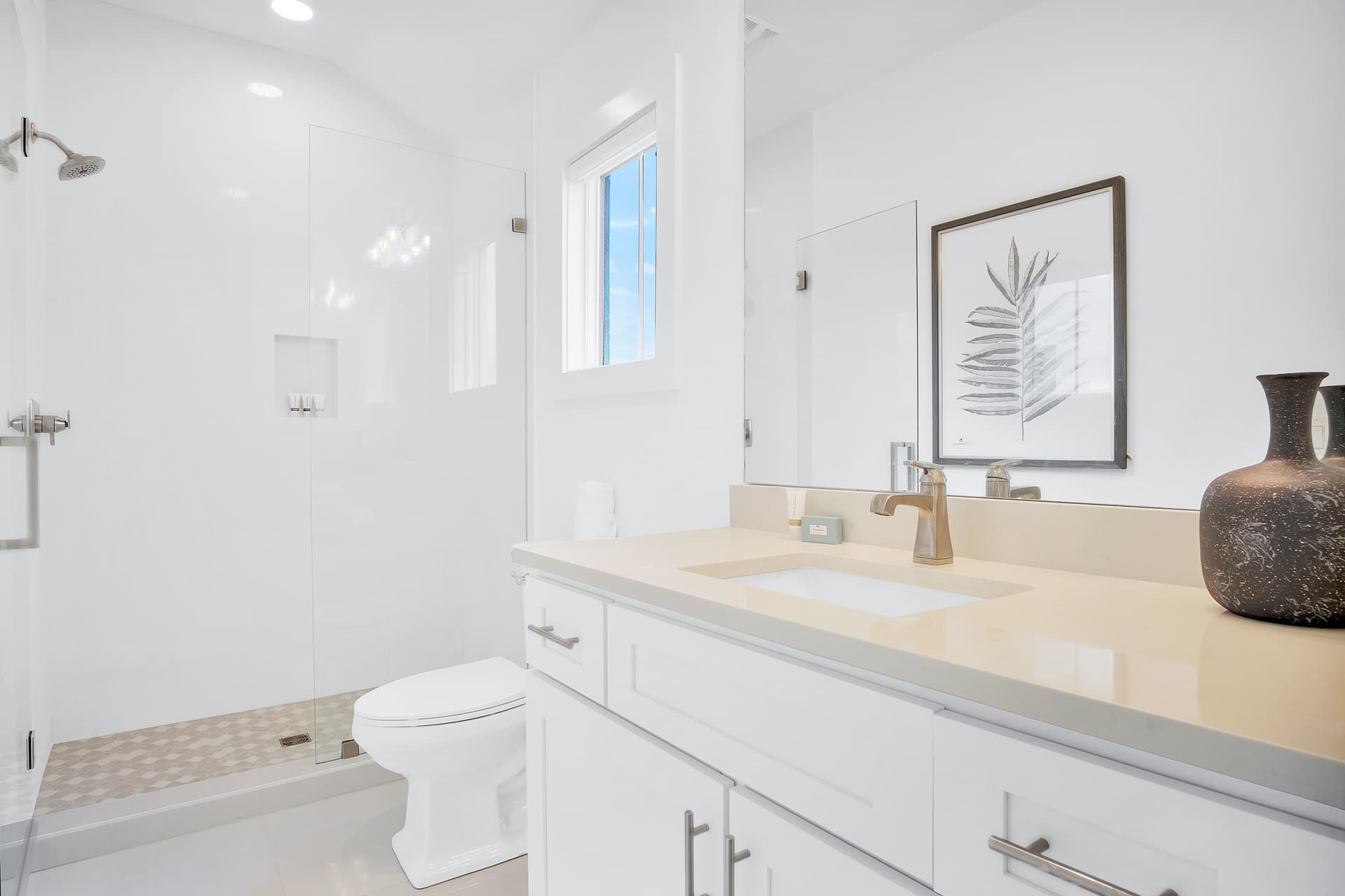 Aces High - Image 20