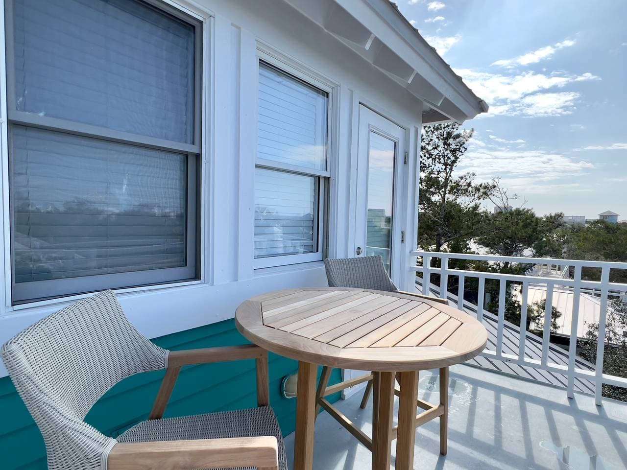 Toes in the Water Home - Image 27