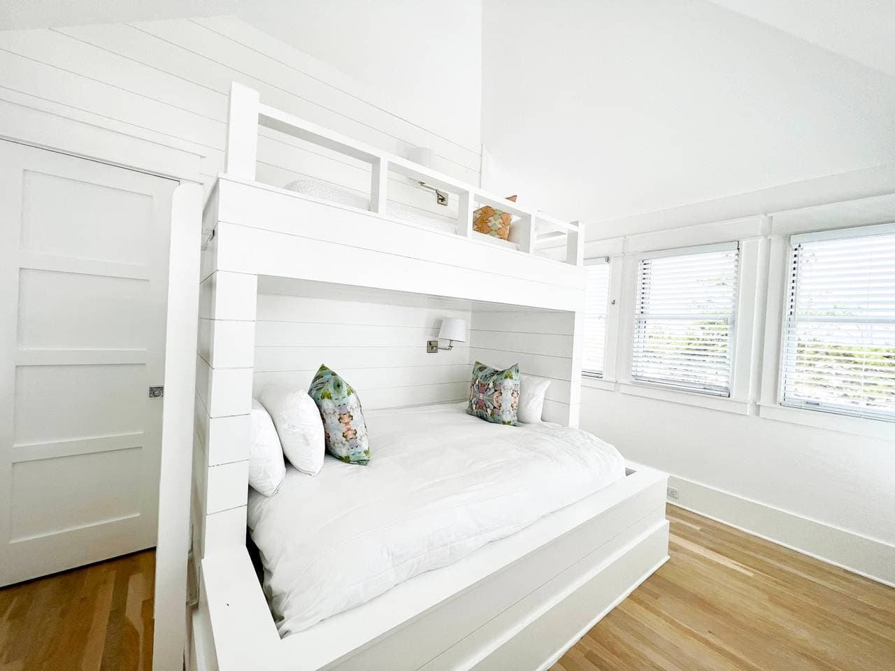 Toes in the Water Home - Image 25