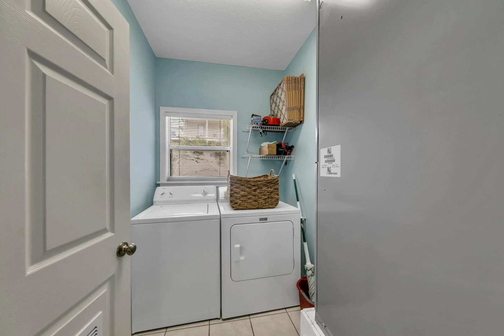 Rainbow Fish Home - Image 17