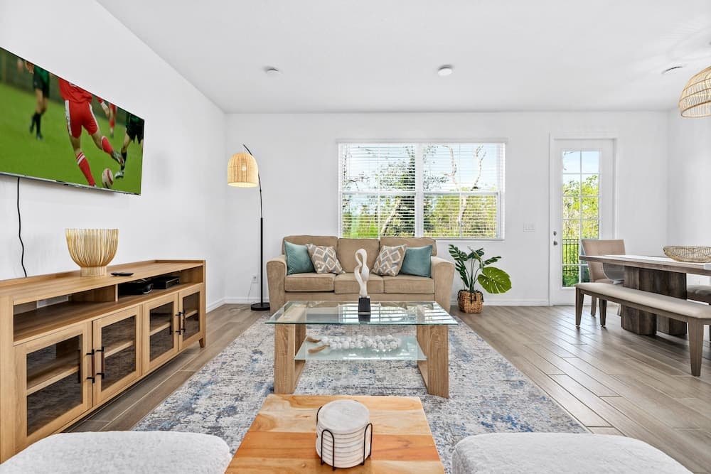 Lovely Townhome - Image 1