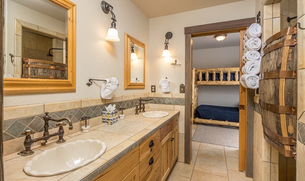 Upper Beehive Basin - Image 44