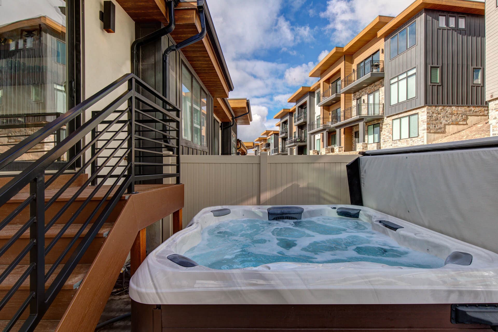 Klaim Retreats #807 - Image 2