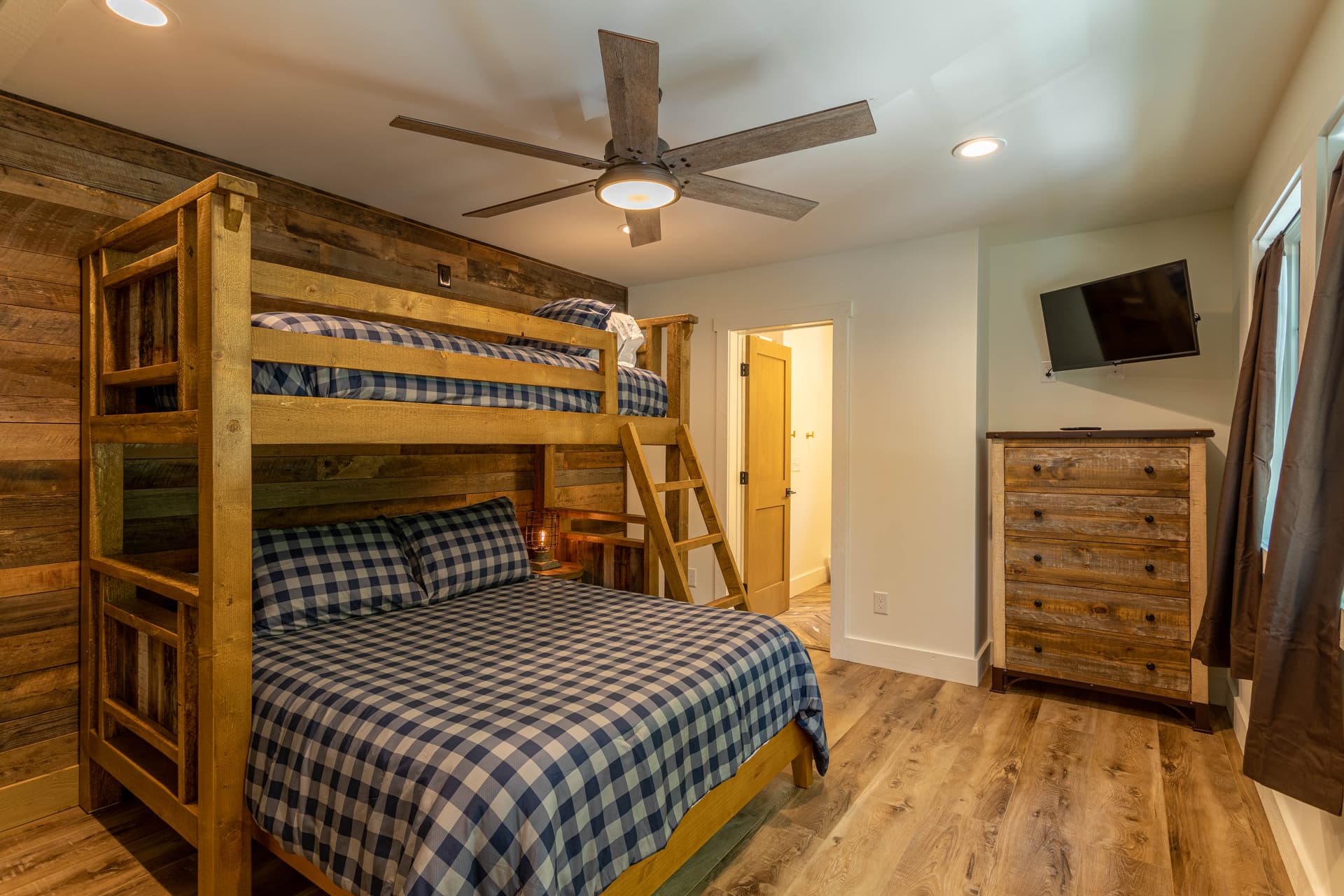 Knotty by Nature at Eagles Nest - Image 25