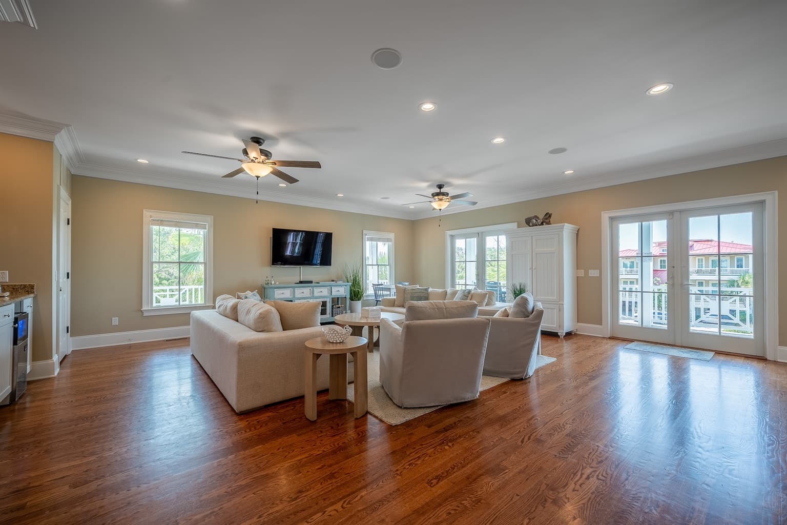 Beach Retreat - Image 2