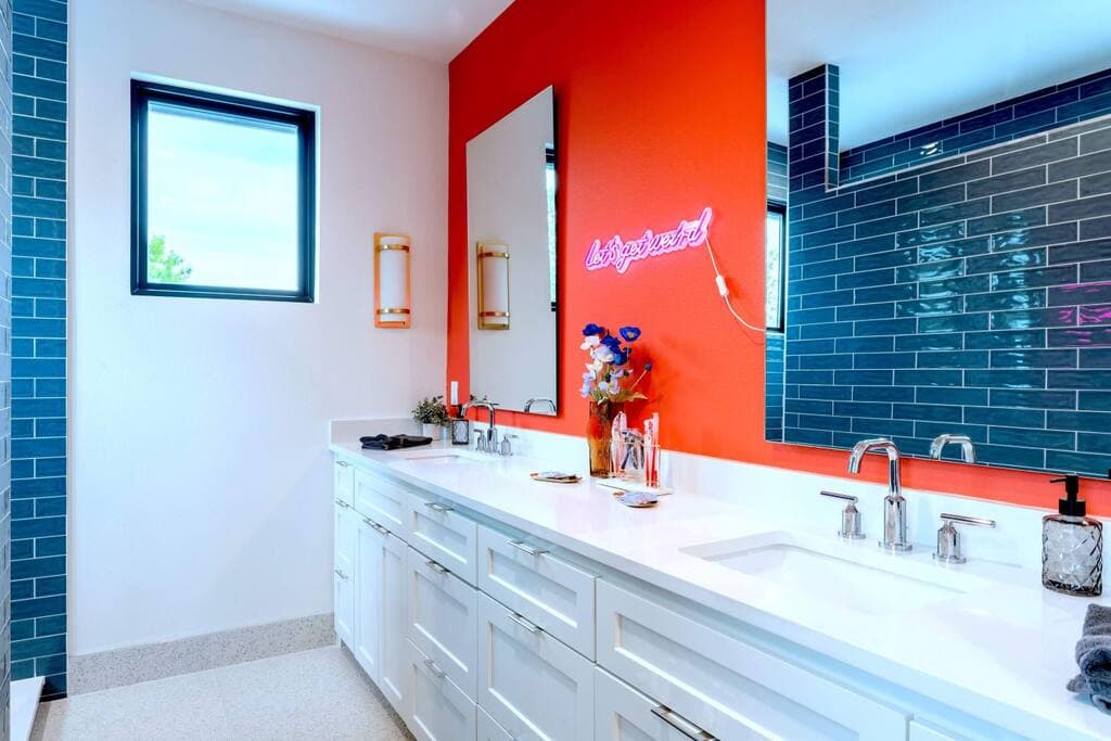 Queen's Gambit - Image 33