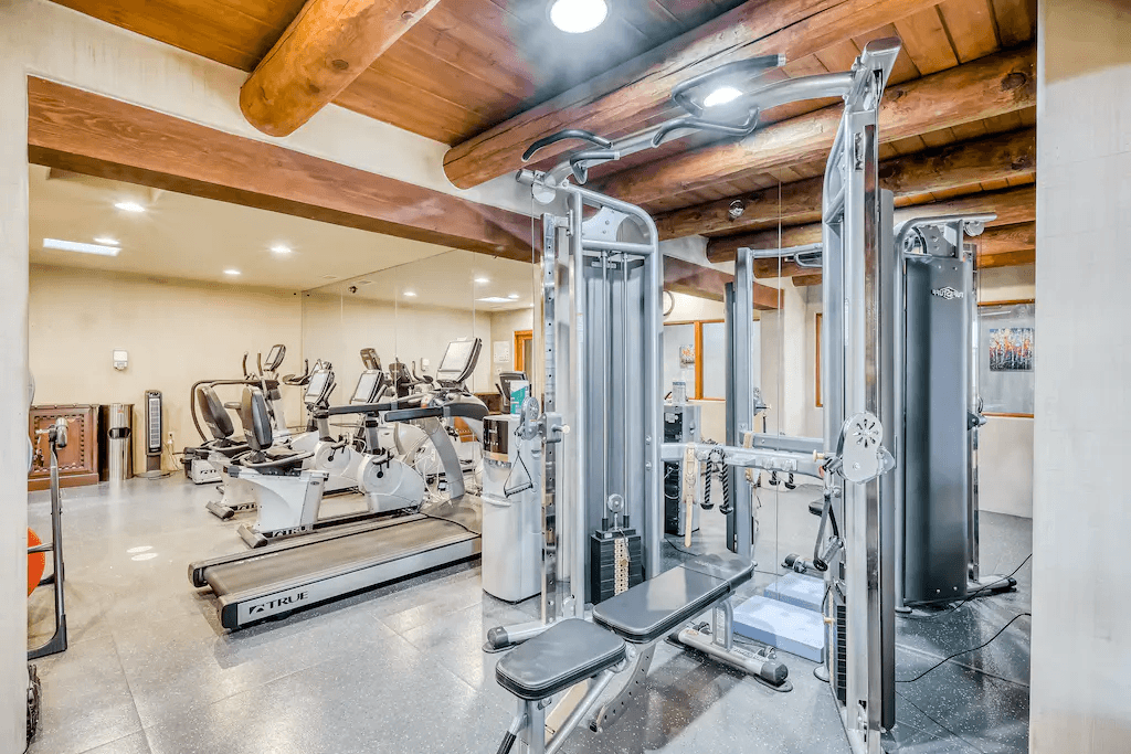 Plaza Home - Image 18