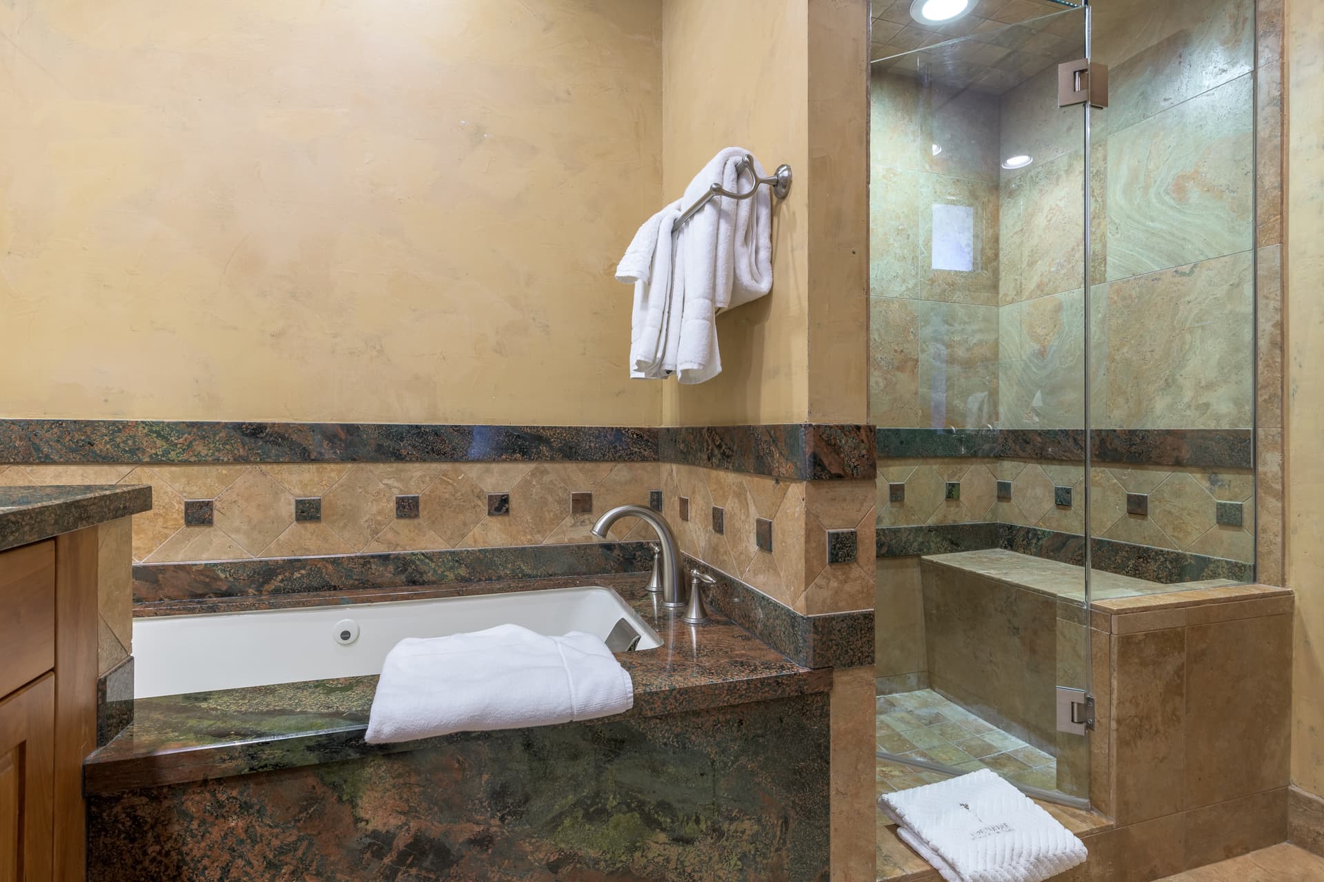 Chalet du Valais at Aspen Ridge - Image 21