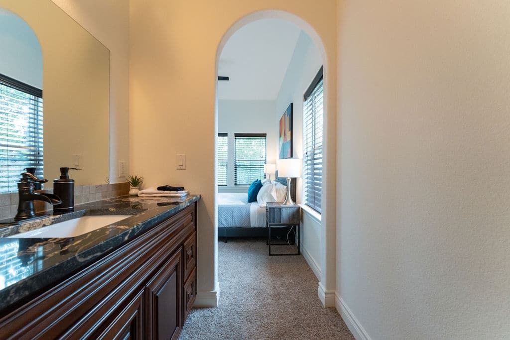 Taking in the View House - Image 26