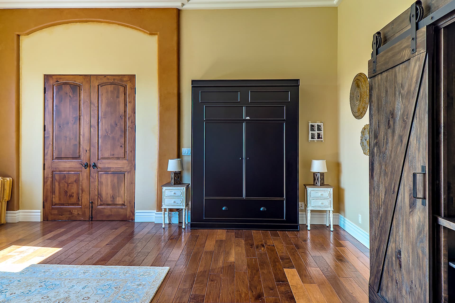 Frontier Main and Guest House - Image 22