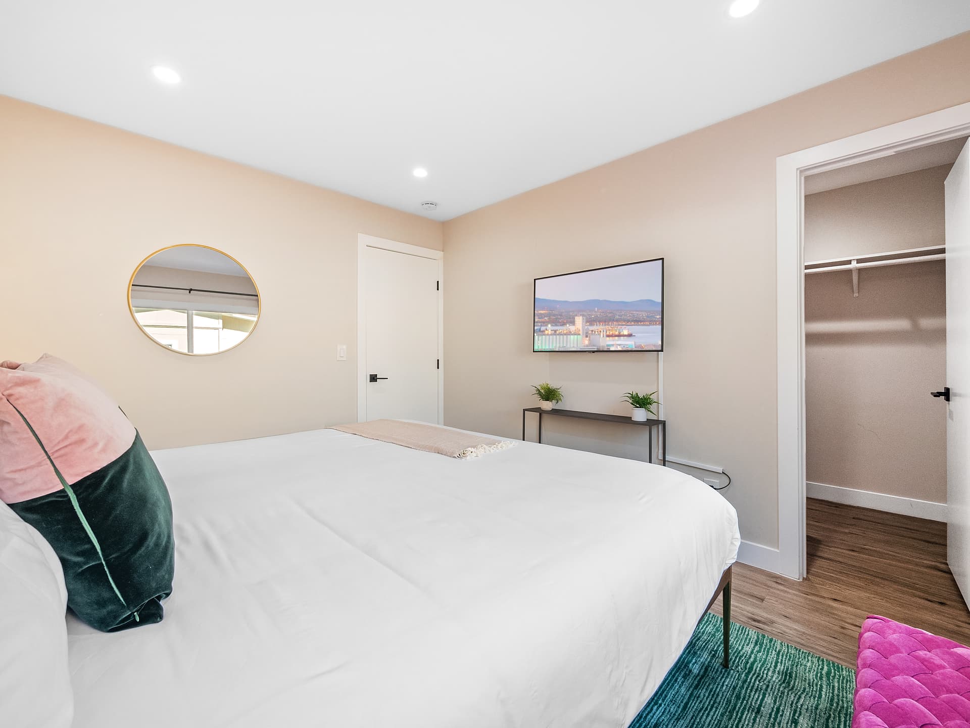 OB Bungalow Villa - Image 12