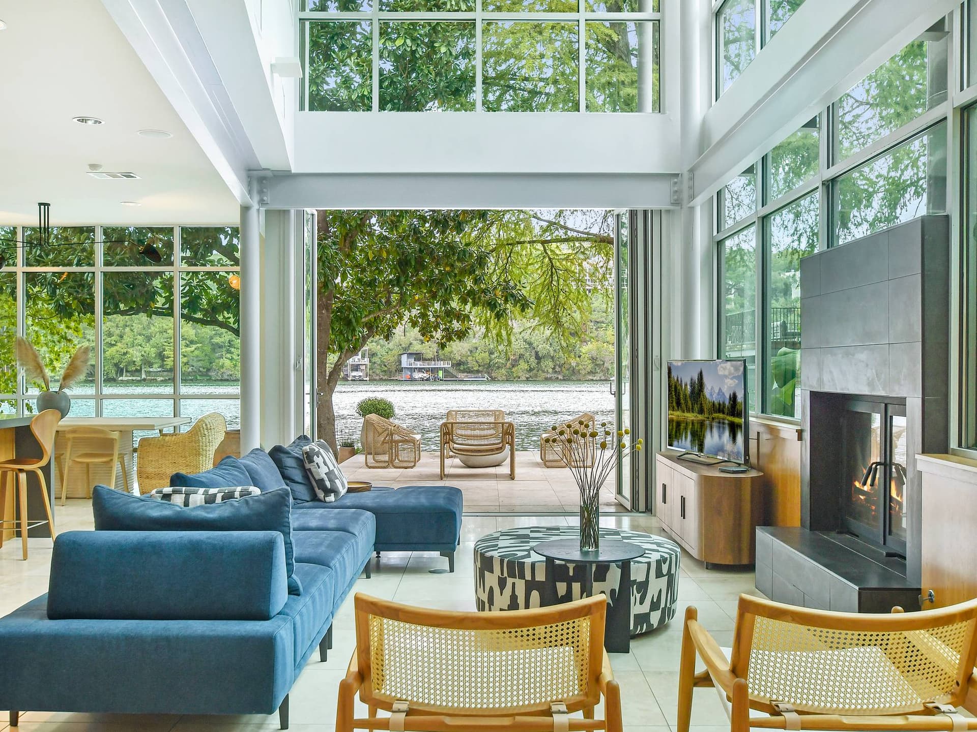 Emerald on Lake Austin - Image 30