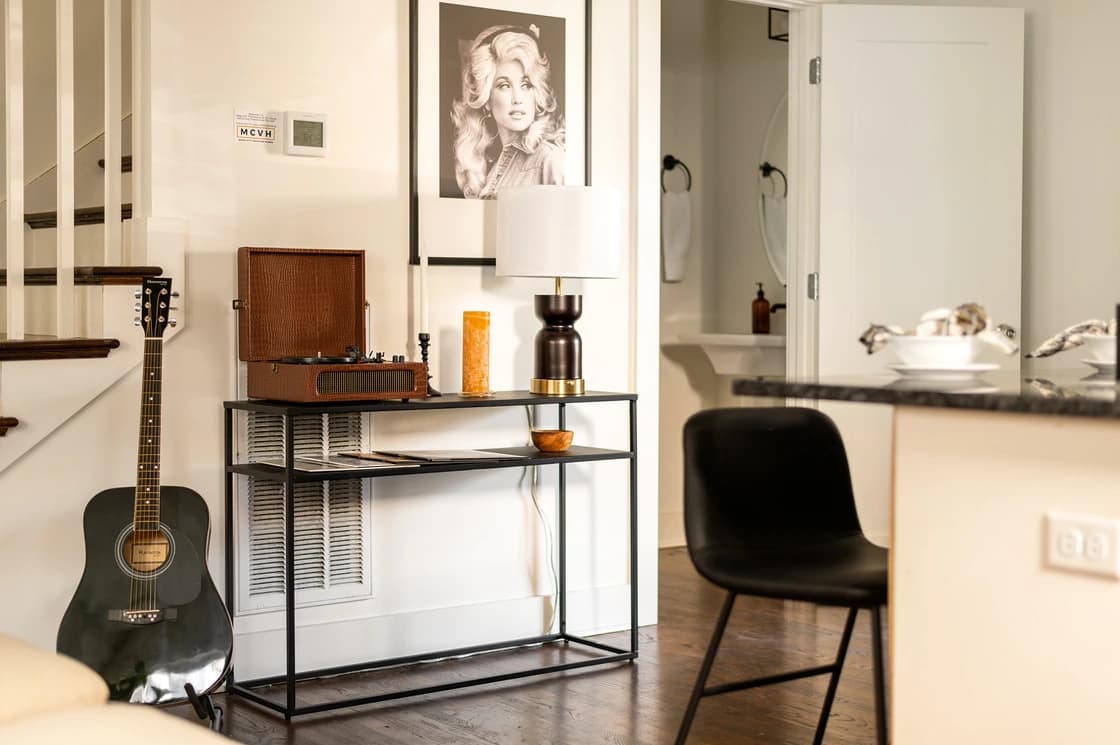 Nirvana Woods - Image 5