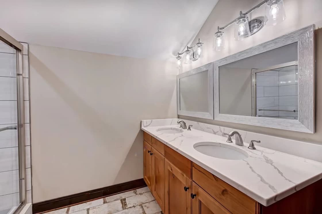 Sunset Shores Grand House - Image 31