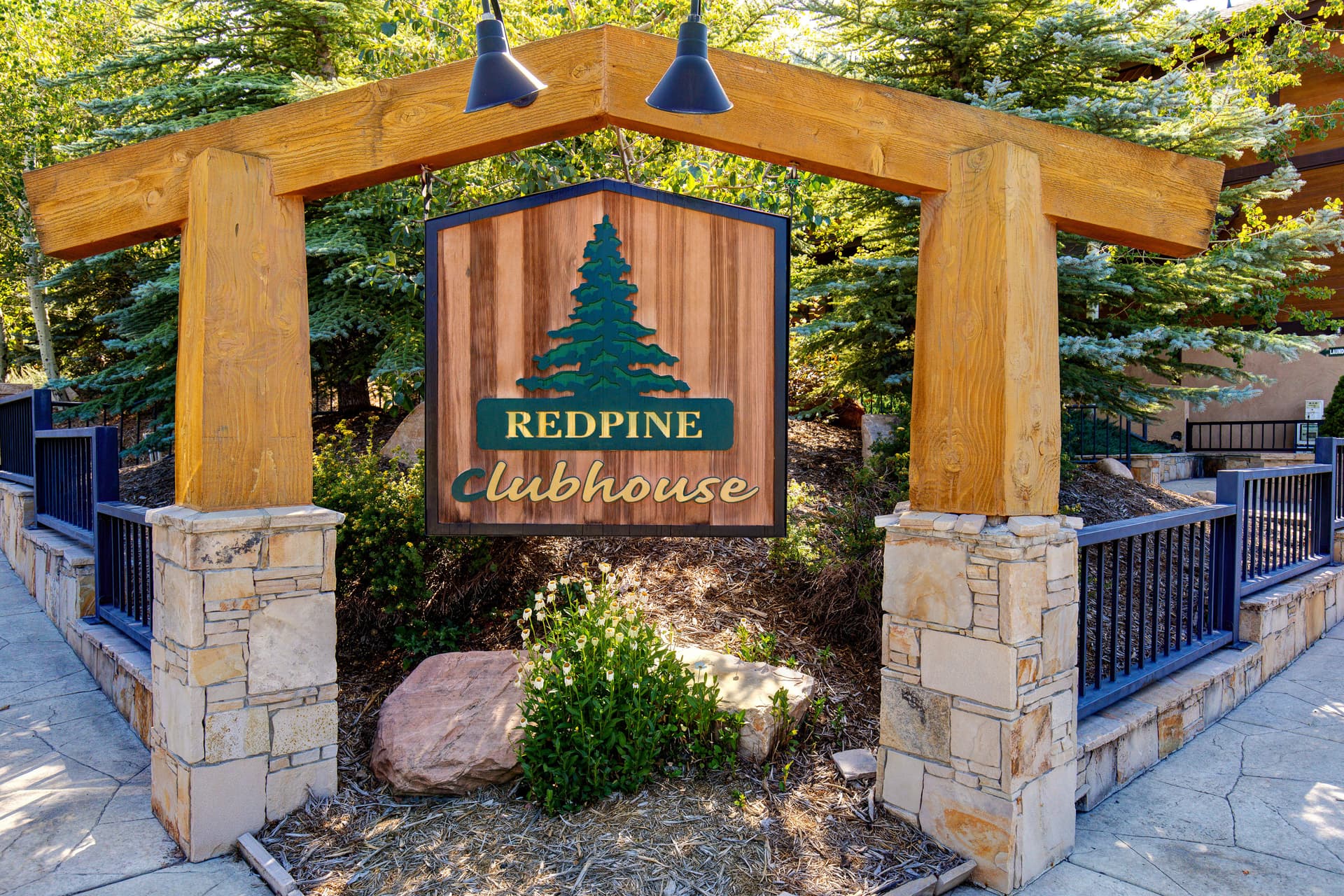 Red Pine Wonder Home - Image 40