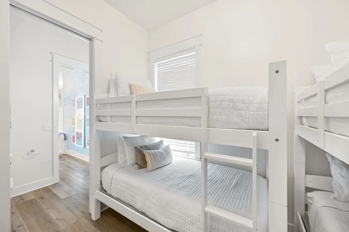 Shady Palms - Image 28