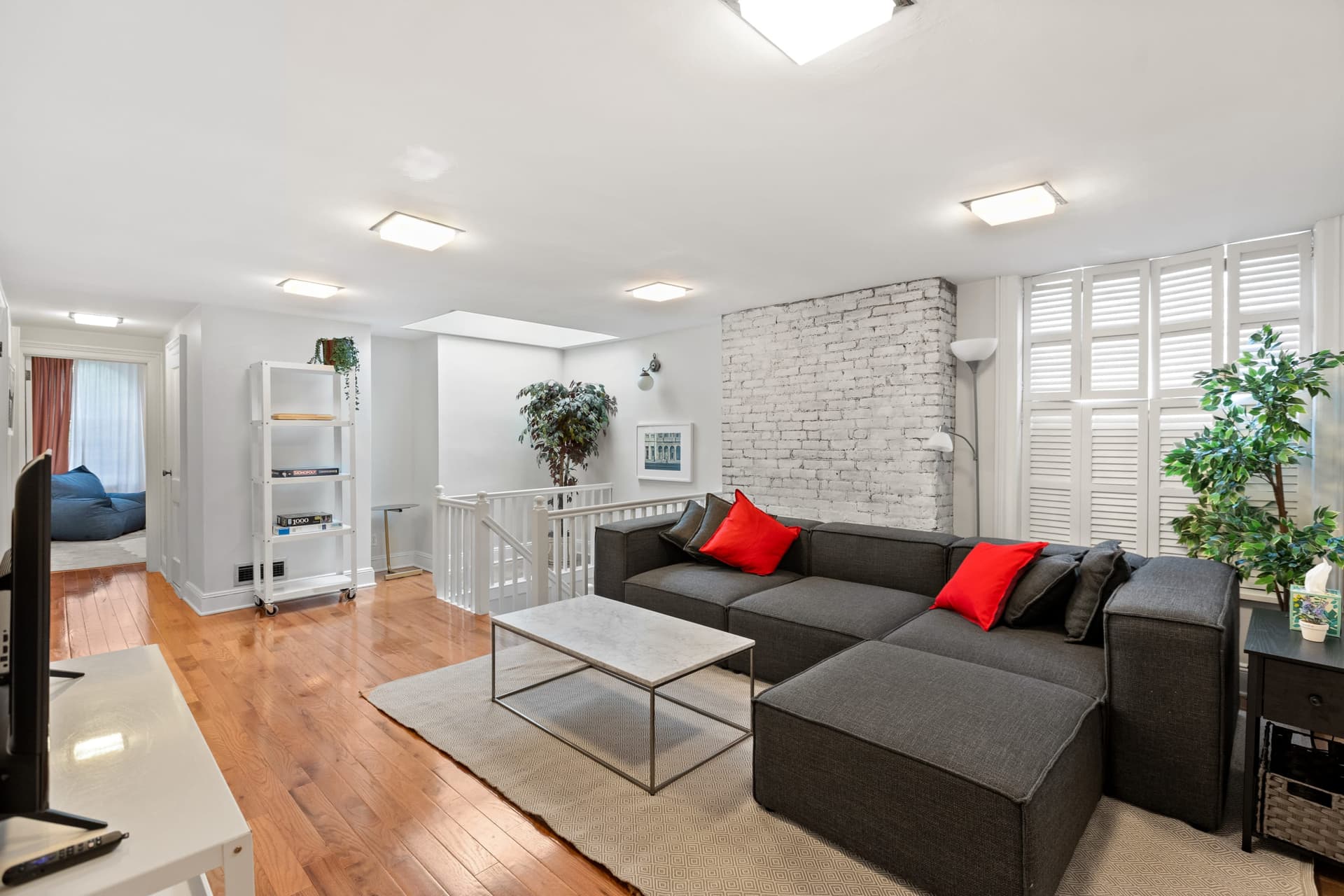 Garden Place - Image 7