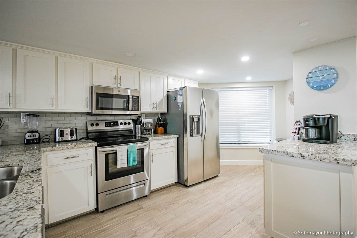 Queen Isabella Residence - Image 7