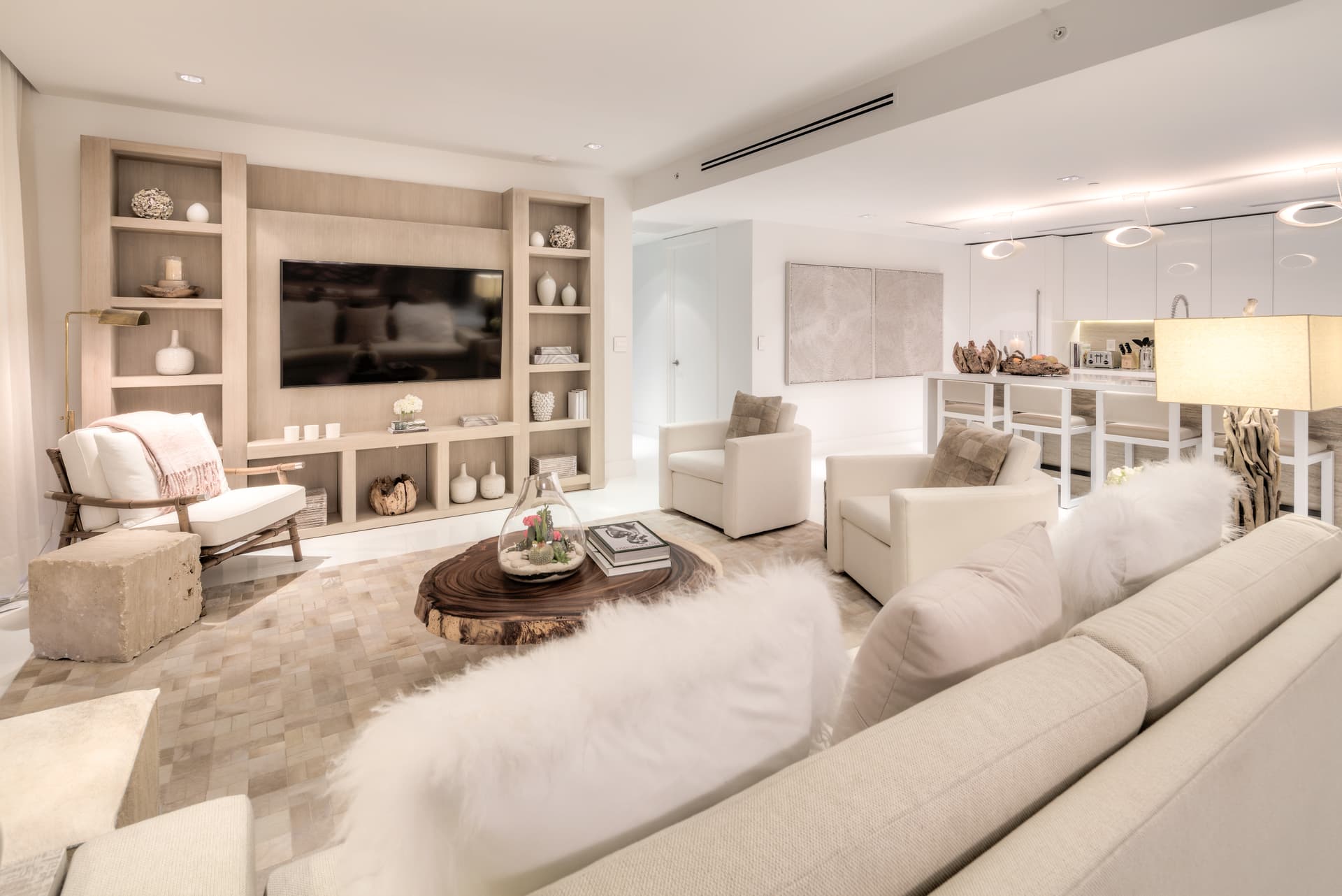 La Mer Azur Penthouse - Image 4